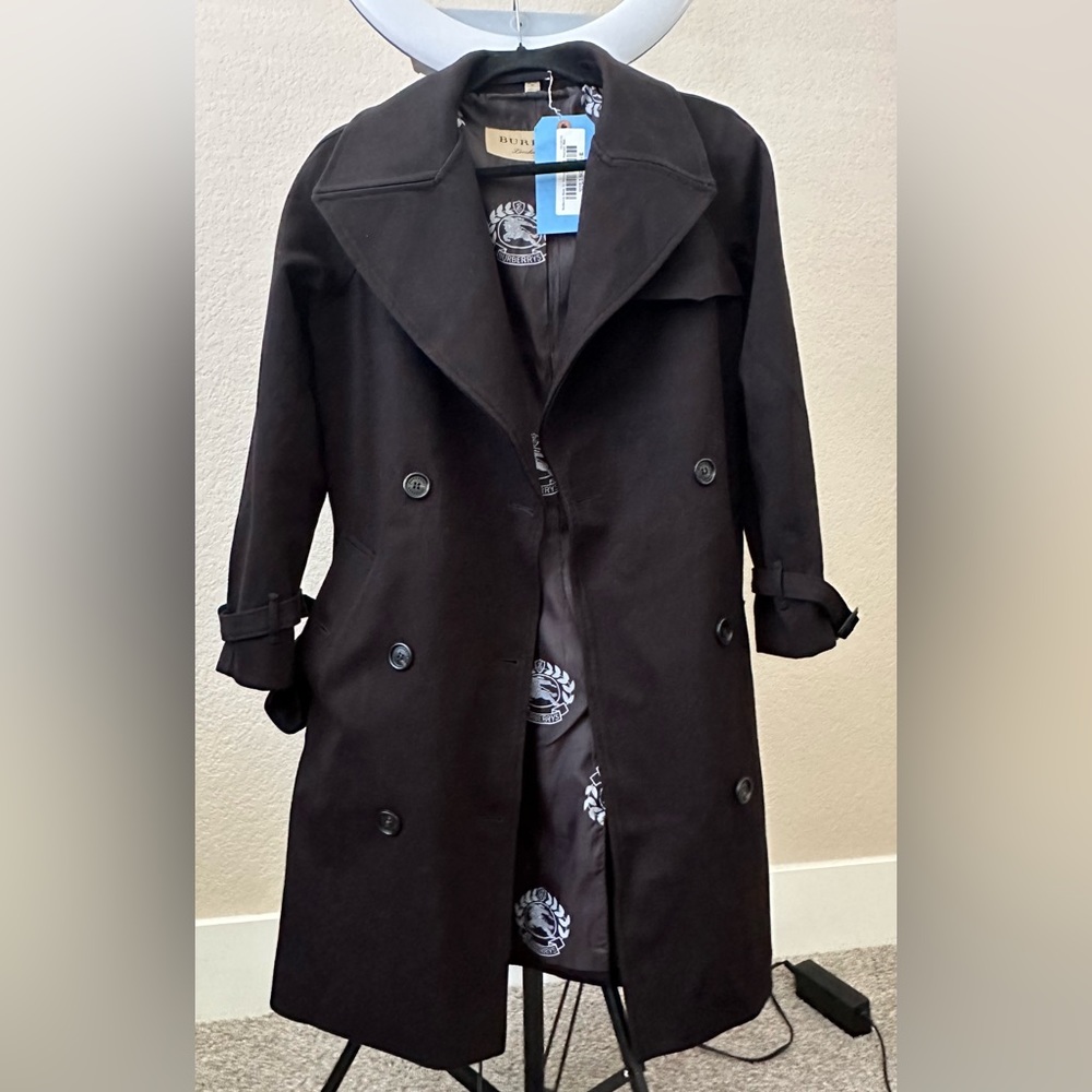Burberry coat size 160/70 34 perfect condition color black